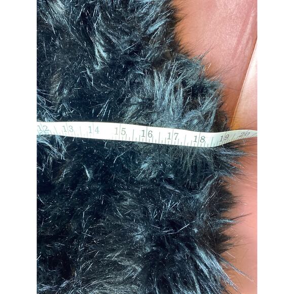 Forever 21 Black Faux Fur 2 clasp Vest Women's Size L - Picture 10 of 12